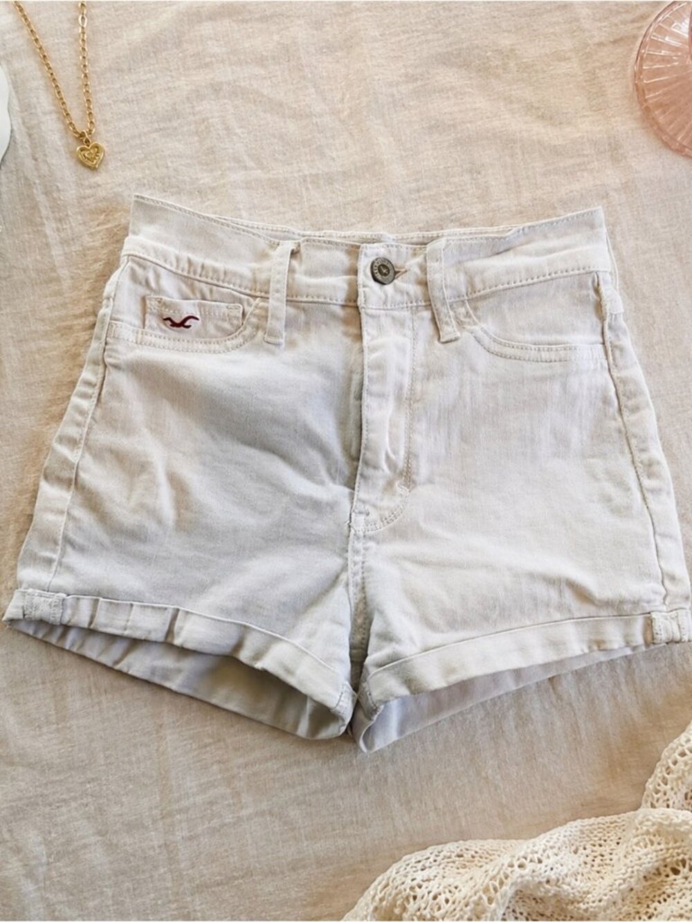 Hollister White Rolled Hem Denim Shorts Size 0 Y2K Coastal Cowgirl Summer